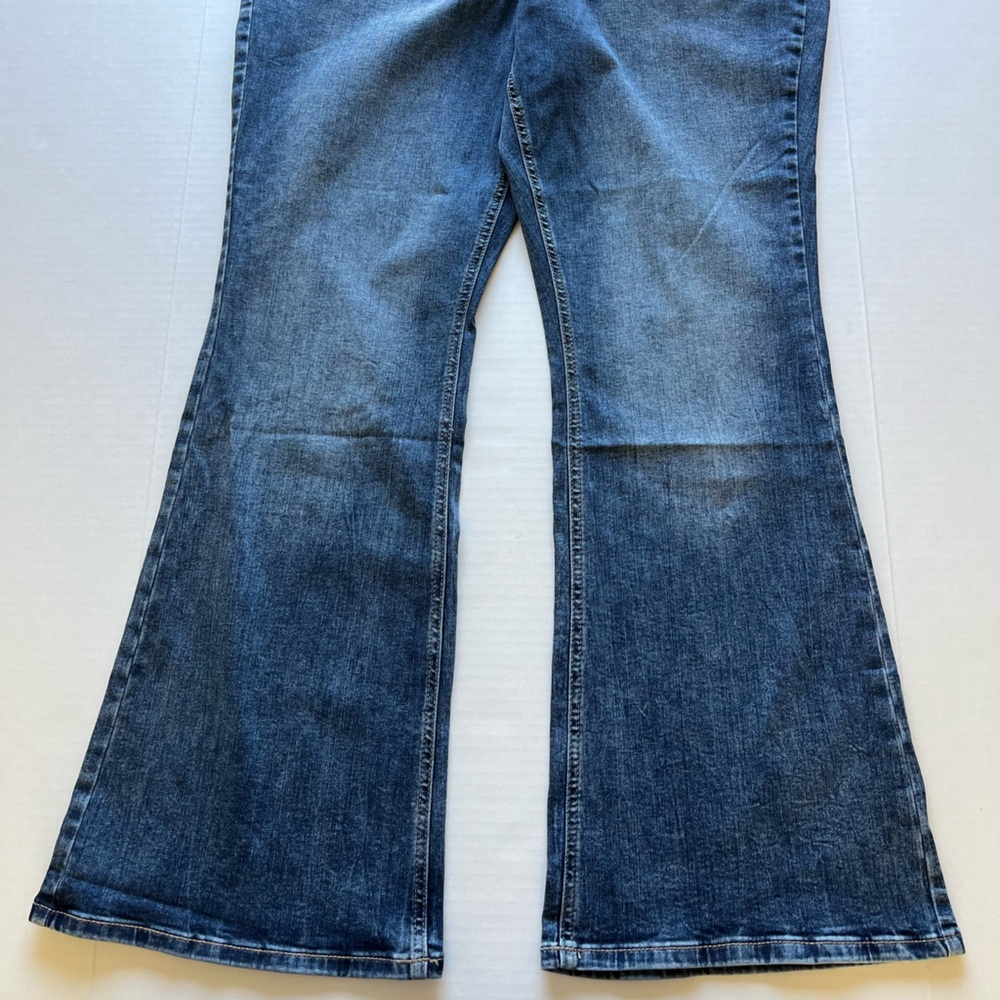 m jeans by maurices Flare High Rise Double Button Denim Jeans 18W - Picture 5 of 15